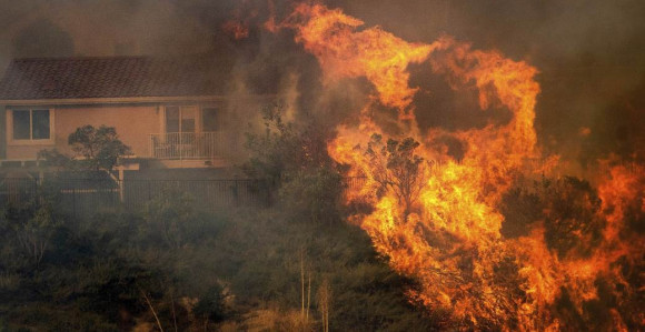 Kalifornija: Vatra guta sve pred sobom...
