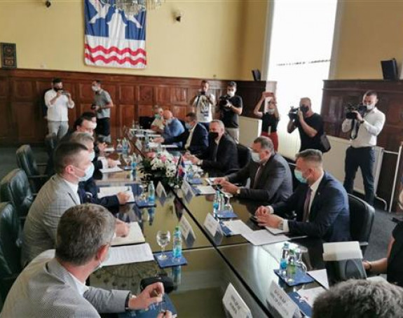 Prva posjeta Dodika Bijeljini kako je SNSD na vlasti u tom gradu (VIDEO)