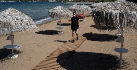 Grci su srećni jer nema Srba na plaži?!
