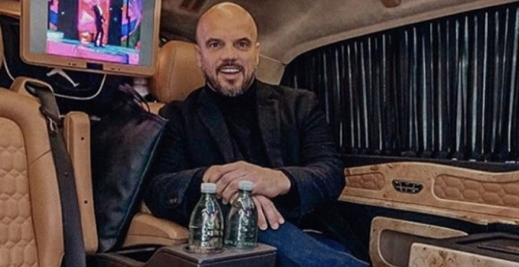 Boban otputovao privatnim avionom da bi nastupio u Budvi!