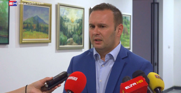 Ćosić "poziva" penzionere: Prodajite kukuruz da pojačate budžet?! (VIDEO)