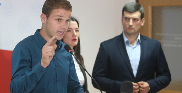 Smanjenje plata ne treba da bude mrtvo slovo na papiru
