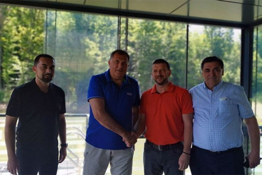 "Ovo su izdajnici vlastitih glasača, ideja i svog naroda"