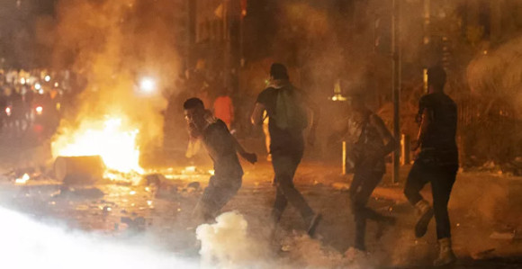 Haosu u Bejrutu: Poslije eksplozije protest i suzavci