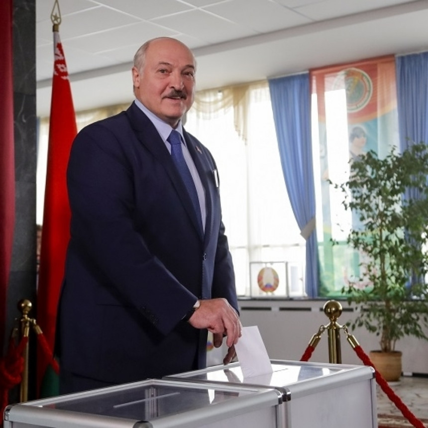 Lukašenko pobijedio, sukob policije i demonstranata