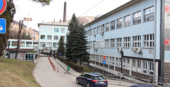 Na ulazu u bolnicu povrijeđena djevojčica
