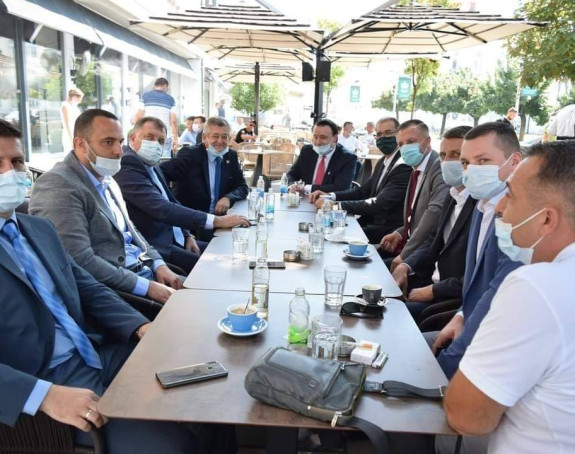 Saradnici Mića Mićića ogorčeni - Izdao ih u startu!