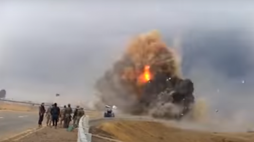 Razorna eksplozija pogodila američki konvoj (VIDEO)