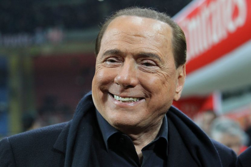 Берлускони (83) ухваћен са новом дјевојком (30)!