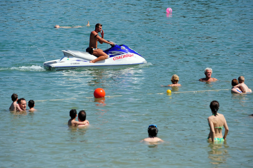 Danas sunčano i sparno vrijeme, temperatura do 33