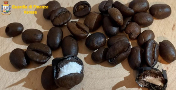 Skrivali drogu u zrnima kafe! (VIDEO)