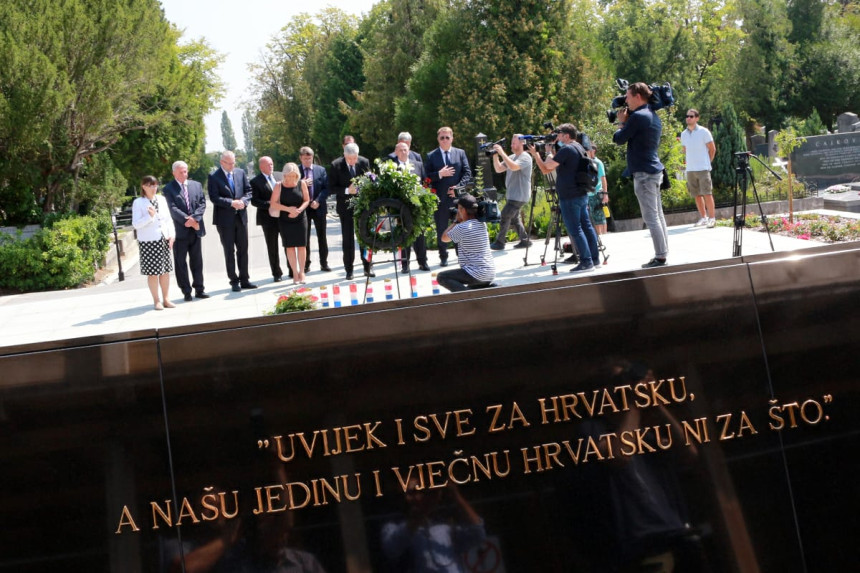 Dragan Čović na Tuđmanovom grobu u Zagrebu