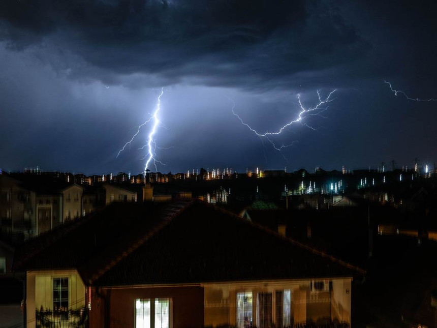 Upozorenje na grmljavine i visoke temperature u BiH