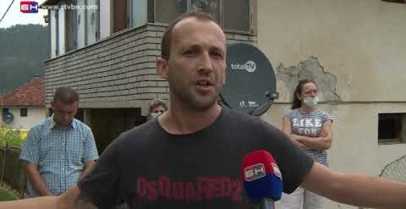 Protest građana zbog raskopane ulice prema gradu
