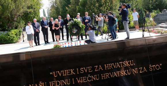 Dragan Čović na Tuđmanovom grobu u Zagrebu