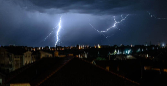 Upozorenje na grmljavine i visoke temperature u BiH