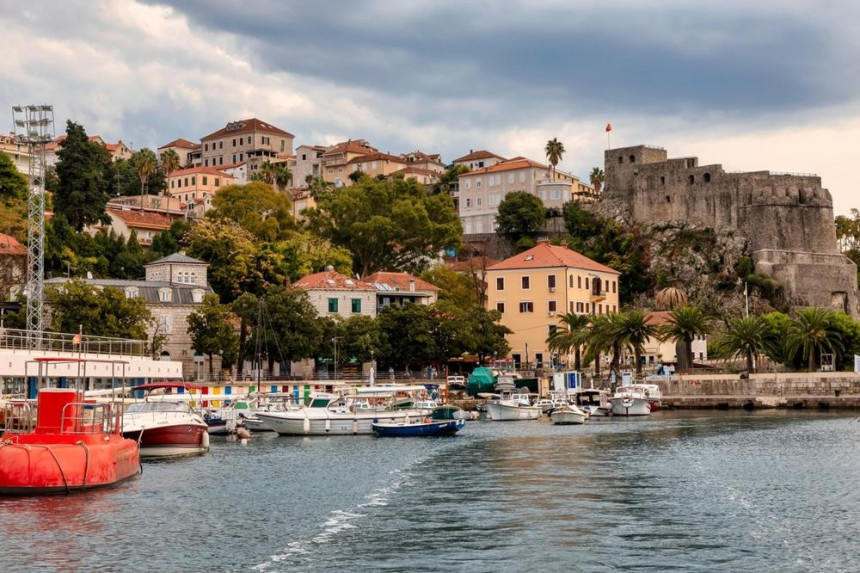 Dolaze nam samo naši ljudi, pravih turista nema!