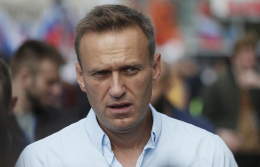 Ljekari dali dozvolu: Navaljni prebačen u Njemačku