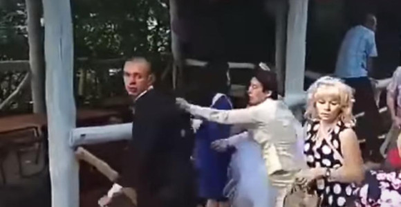 Nezapamćena tuča na svadbi, prije se čupale za kosu