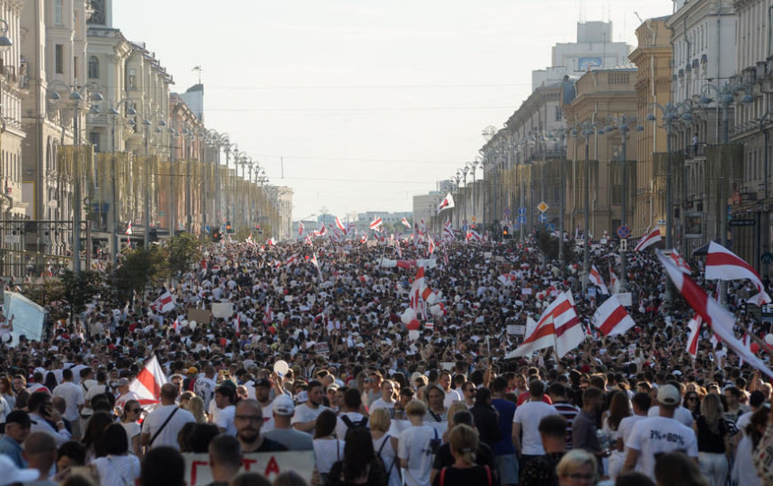 Masovni protesti u Bjelorusiji: Lukašenko, odlazi!