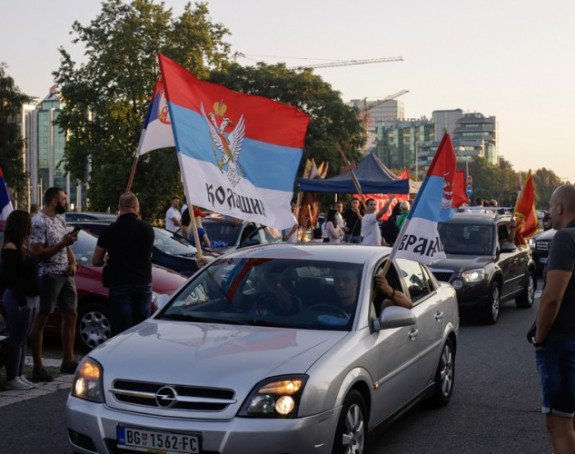 Auto-litija ide iz Beograda do granice s Crnom Gorom