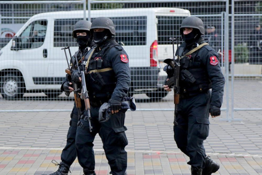 Tirana u blokadi zbog Zvezde, nema ni pješaka!