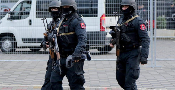 Tirana u blokadi zbog Zvezde, nema ni pješaka!