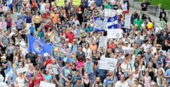 Roditelji protestuju protiv povratka djece u škole