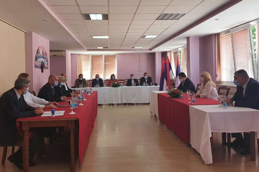 Cvijanovićeva u stranačkoj misiji boravila u Šamcu