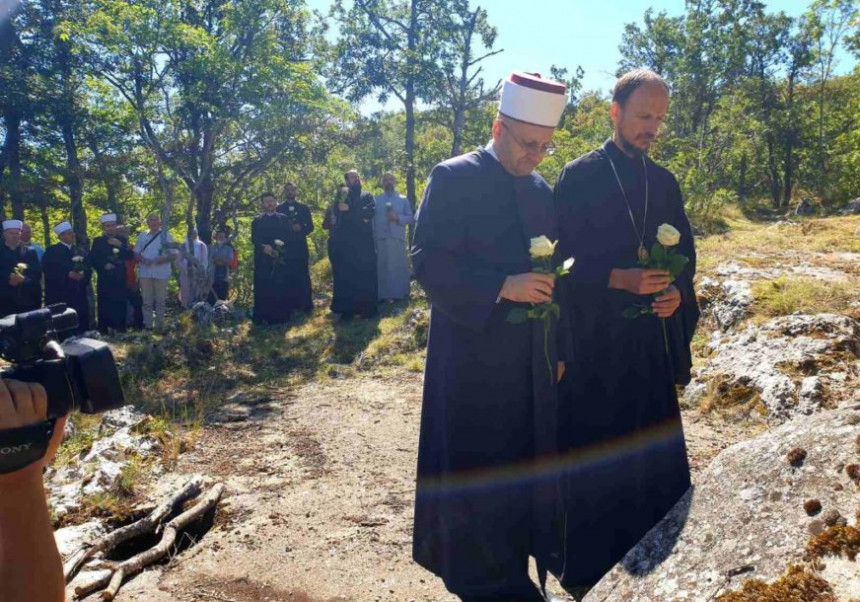 Vladika Dimitrije i mostarski muftija gestom poštovanja održali lekciju političkim vođama