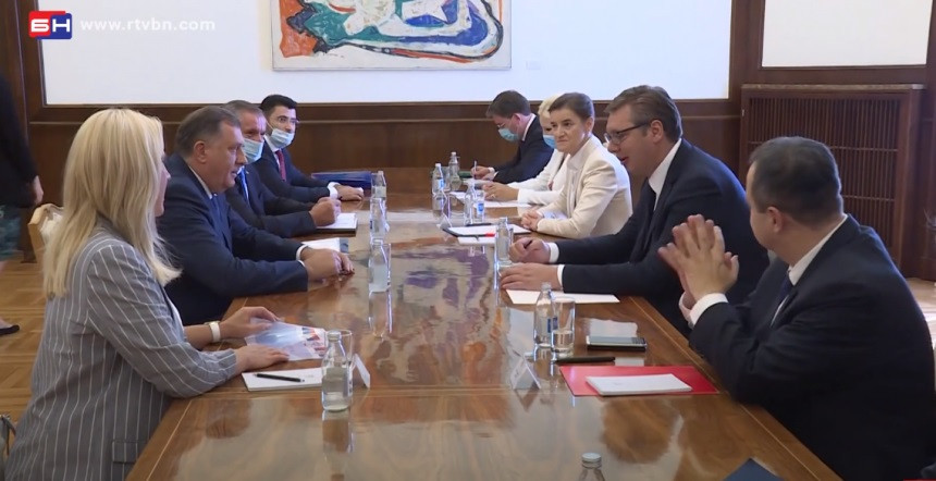 Hladan tuš: Vučić neće učestovati u Dodikovim igrama