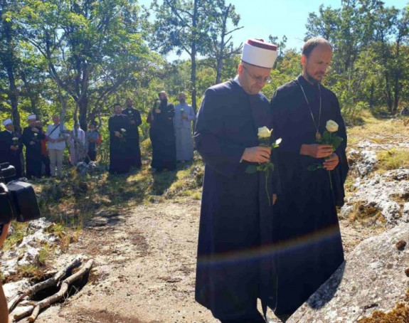Vladika Dimitrije i mostarski muftija gestom poštovanja održali lekciju političkim vođama