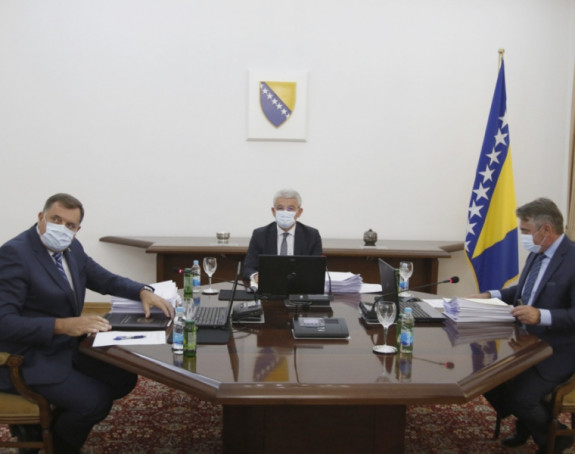 Dodik ponovo povlači vitalni nacionalni interes