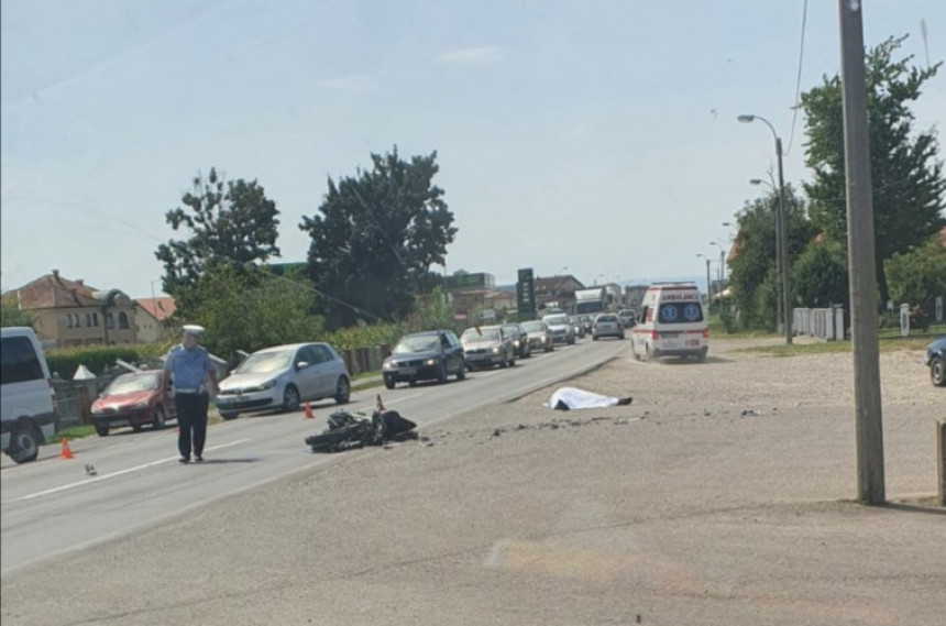 Тешка несрећа код Бијељине: Погинуо мотоциклиста