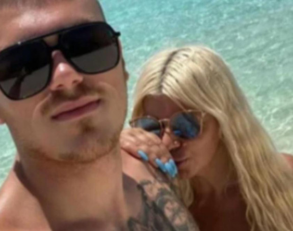 Дара гања богату "пилетину"- нови дечко има само 20 година!