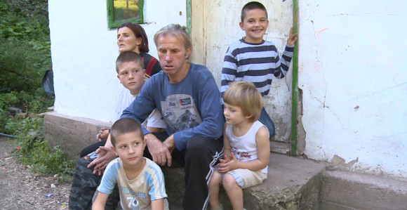 Šestočlanoj porodici Marić iz Šekovića potrebna pomoć