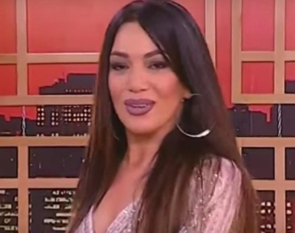 Jadranka pjeva na Milovom mitingu: "Jači smo od Srbije"!