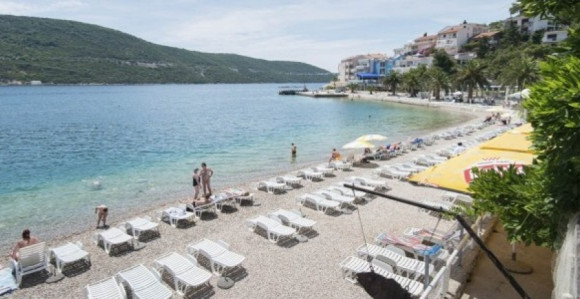 Borba u Neumu: Turisti trče da zauzmu ležaljku