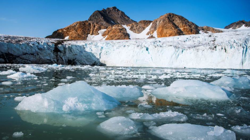 Odlomio se veliki komad leda na Grenlandu