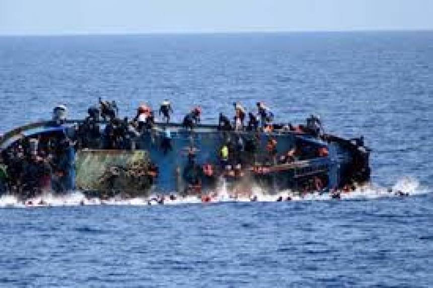 Potonuo brod: Grčke vlasti spasle 30 migranata iz mora