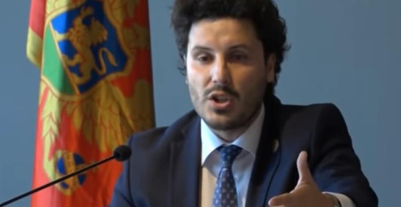 Milo neće predati vlast dobrovoljno, pritisak je na mene!