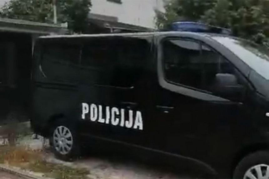 Policija pretresa stan poslanika, zbog izborne prevare