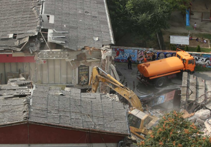 Zaustavljeno rušenje kina Kozara: Krov kancerogen