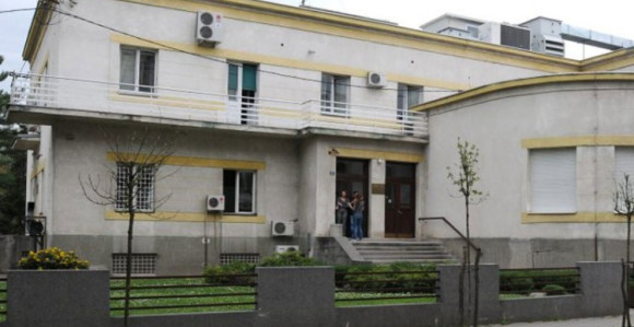 Вирус корона у Институту: Заражена три љекара
