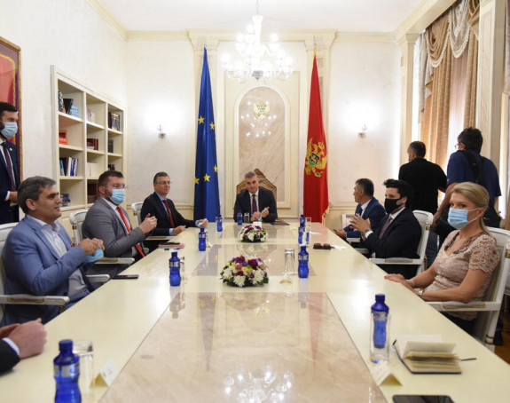 Црна Гора на корак до нове власти, почео састанак