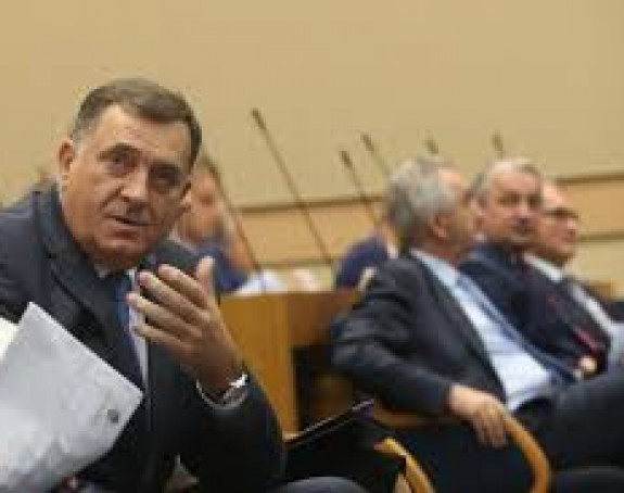 Koga Dodik poziva na srpsko jedinstvo, kada ga on razbija?!