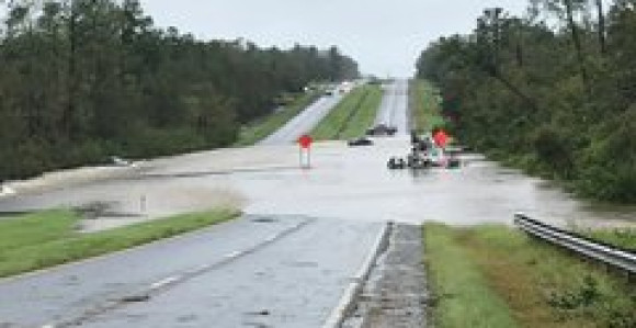 SAD: Katastrofalne poplave poslije udara uragana