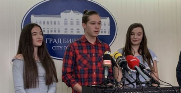 Mićić poziva Semberce da glasaju za mlade ljude?!