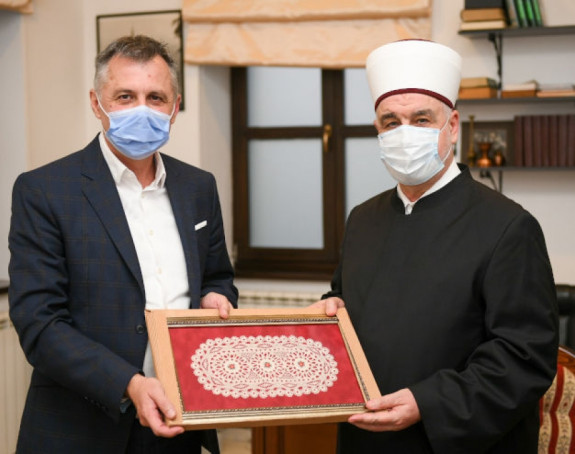 "Obnovili smo džamije, a uz pomoć Turske obnovićemo i Sahat kulu"