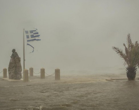 Grčka: Uragan donio poplave i veliku štetu (VIDEO)